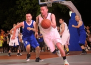 爱游戏.爱中国-欧洲赛场精彩绝伦，球员斗志昂扬