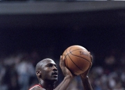 爱游戏体育app下载-NBA历史上的今天：乔丹再次破纪录荣登得分王巅峰的简单介绍