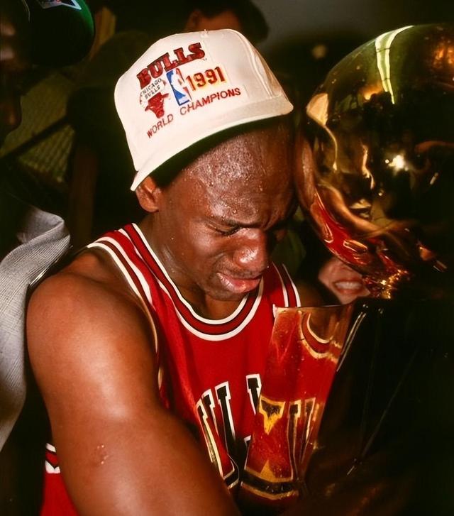 NBA历史上的今天：乔丹再次破纪录荣登得分王巅峰的简单介绍